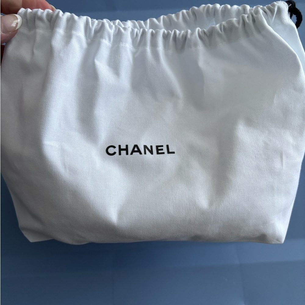 Chanel Dustie
